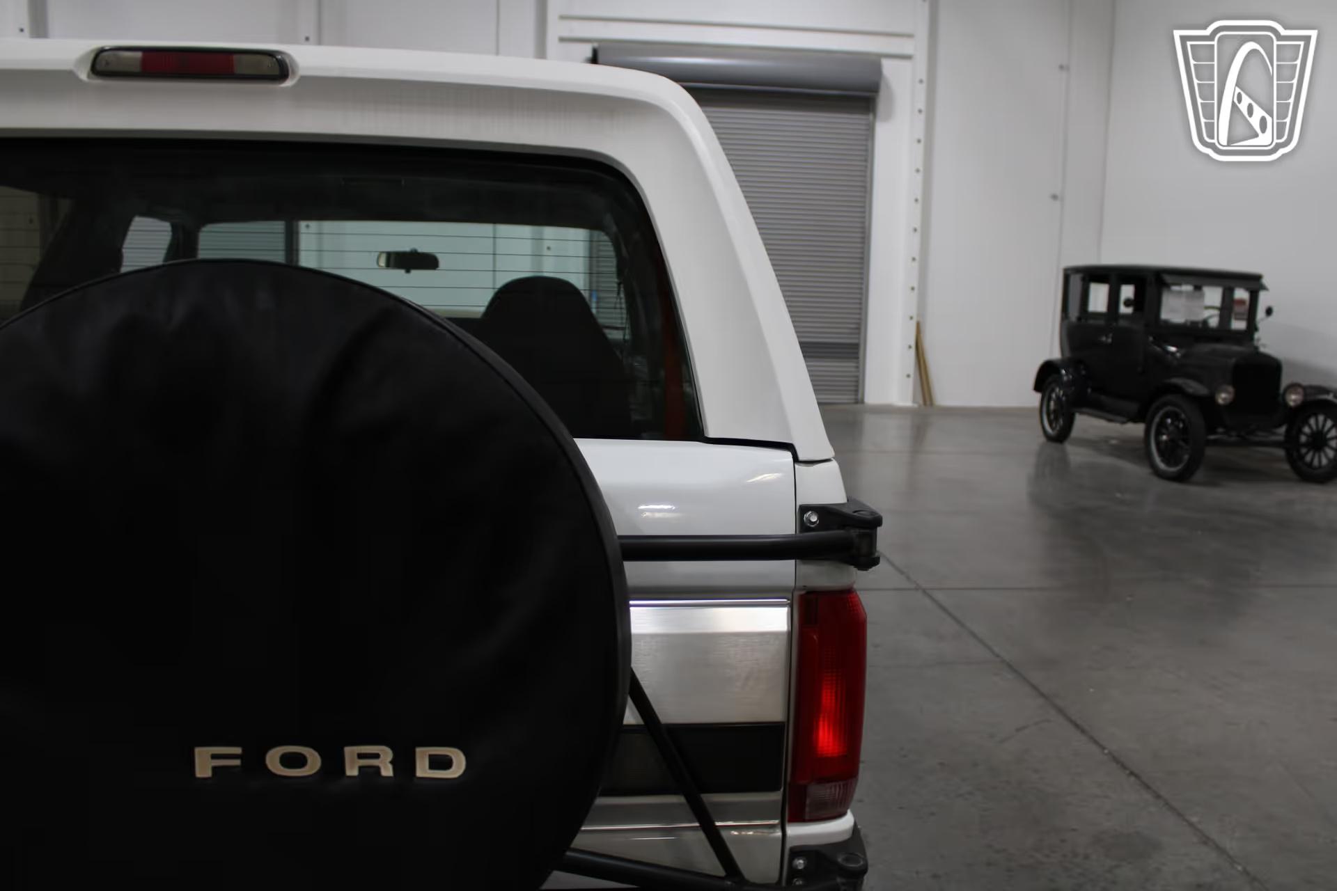 1992 Ford Bronco XLT