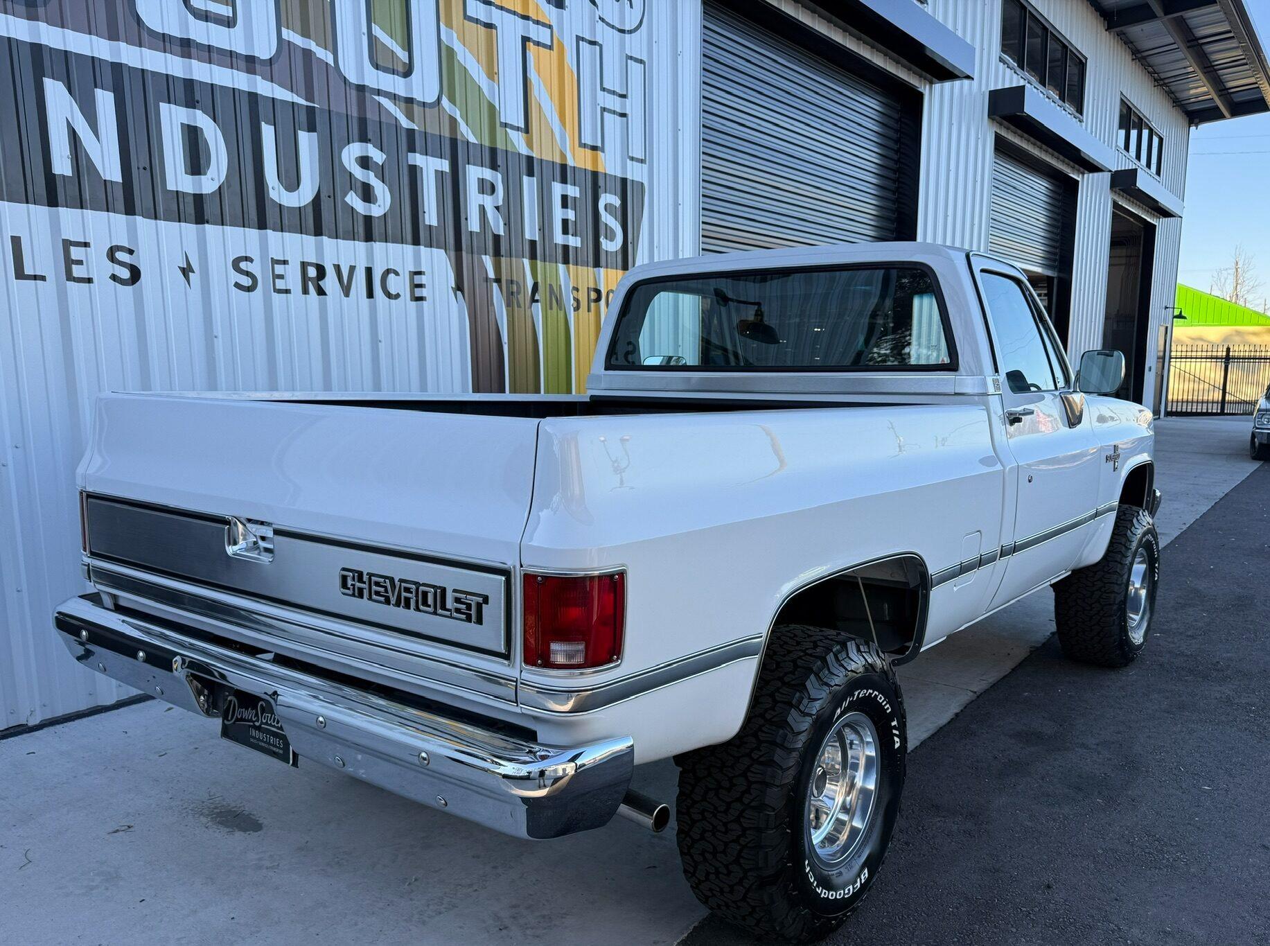 1986 Chevrolet Silverado K10 - 3
