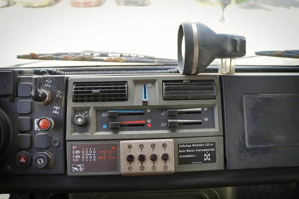 1988 Mercedes-Benz Unimog 1300L