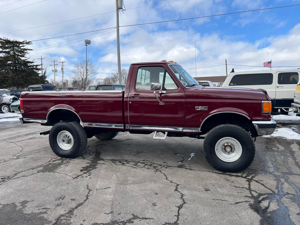 1989 Ford F-250 XLT Lariat - 2