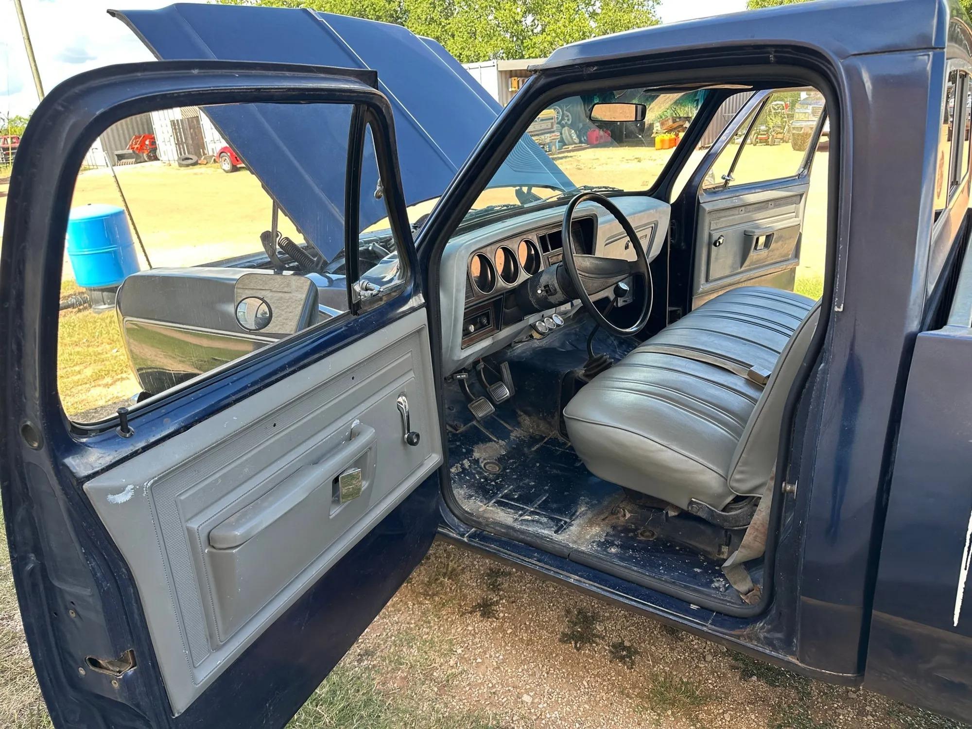 1982 Dodge D-150 SWB Fleetside