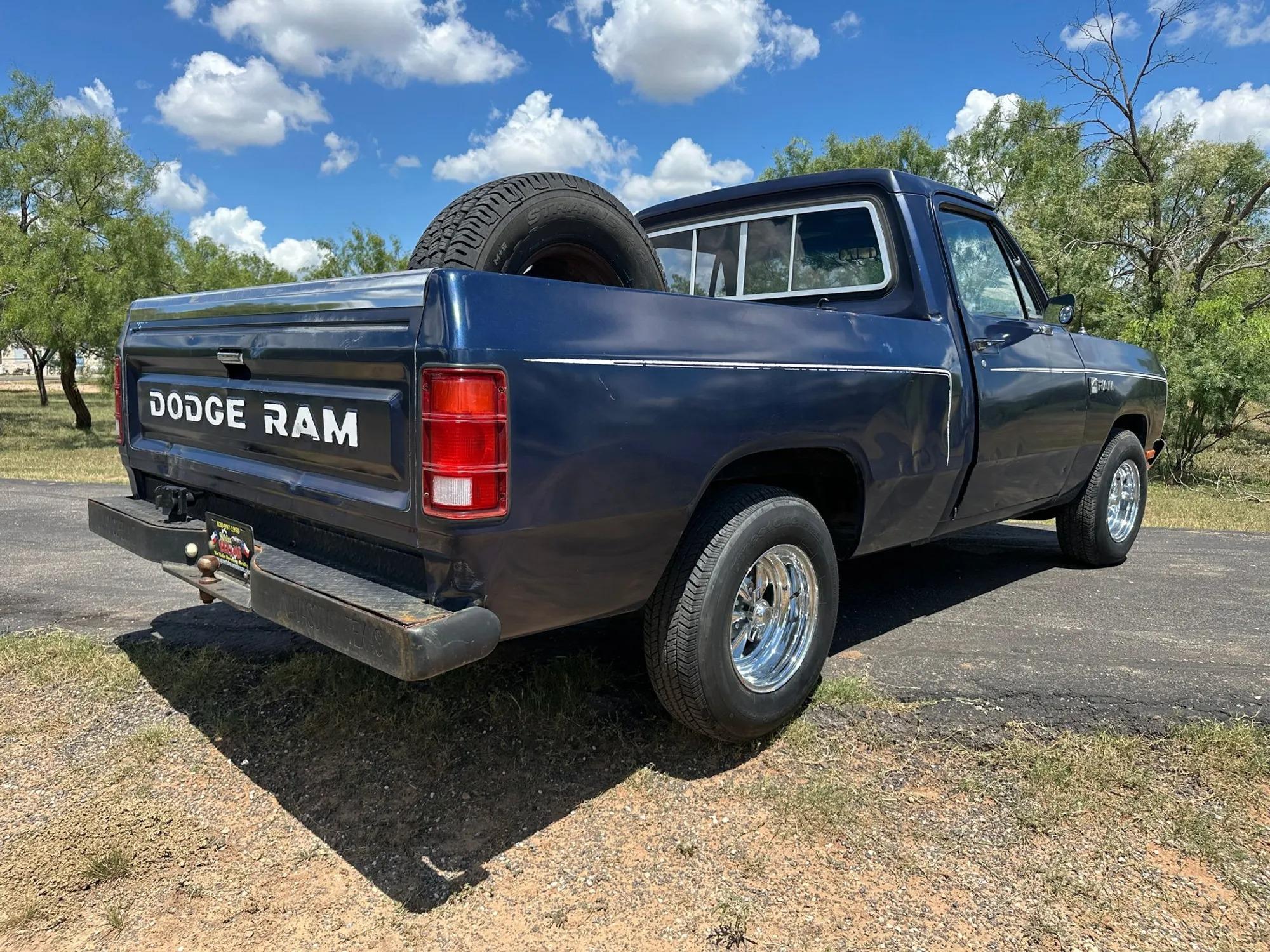 1982 Dodge D-150 SWB Fleetside