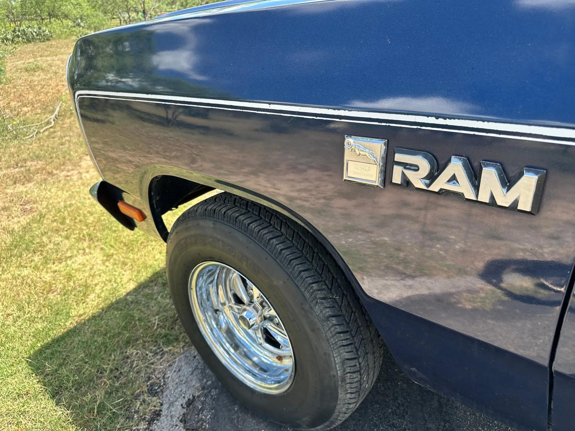 1982 Dodge D-150 SWB Fleetside