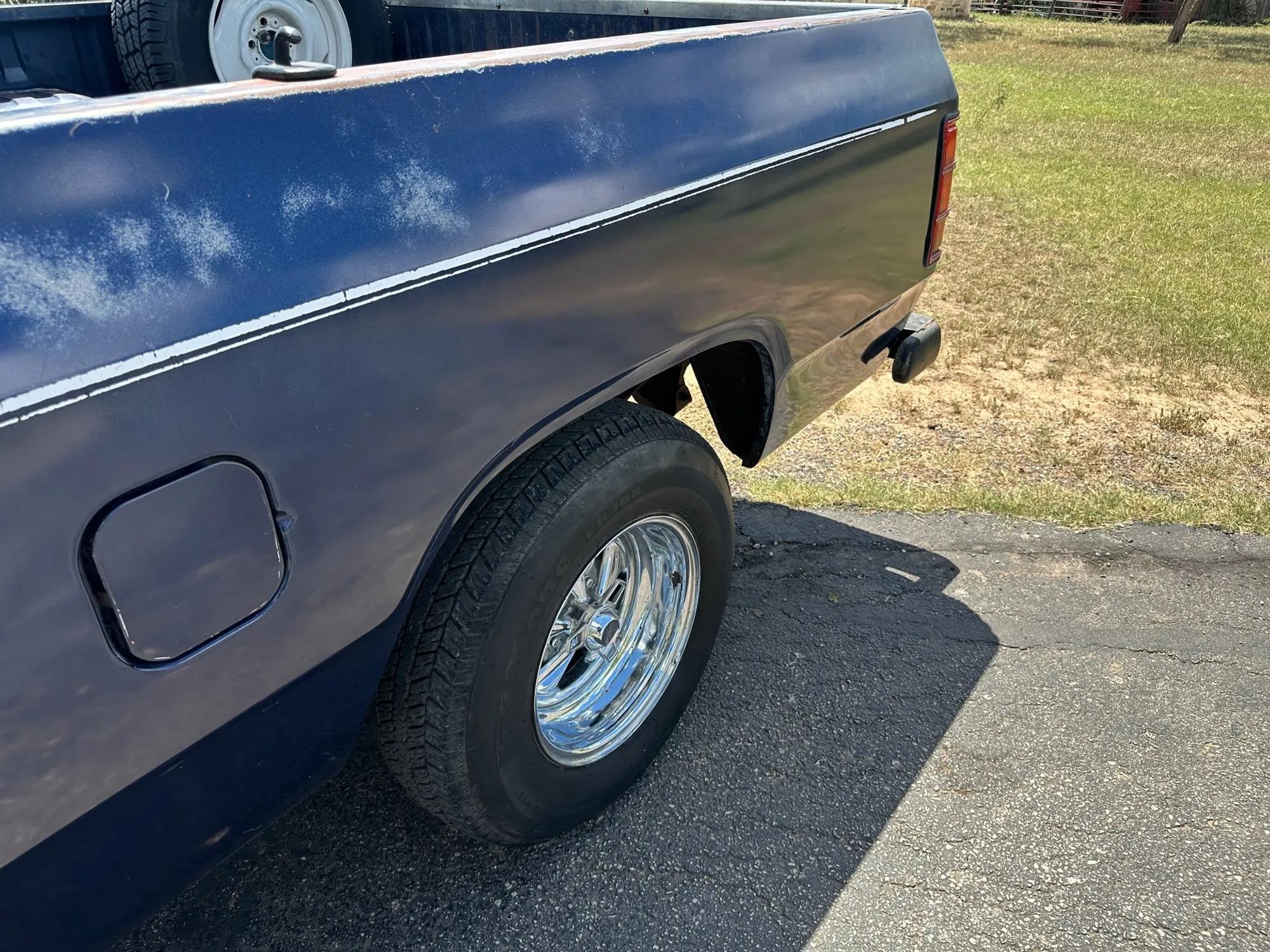 1982 Dodge D-150 SWB Fleetside