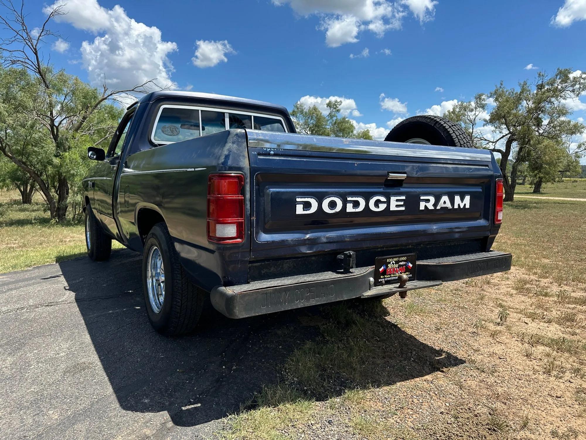 1982 Dodge D-150 SWB Fleetside