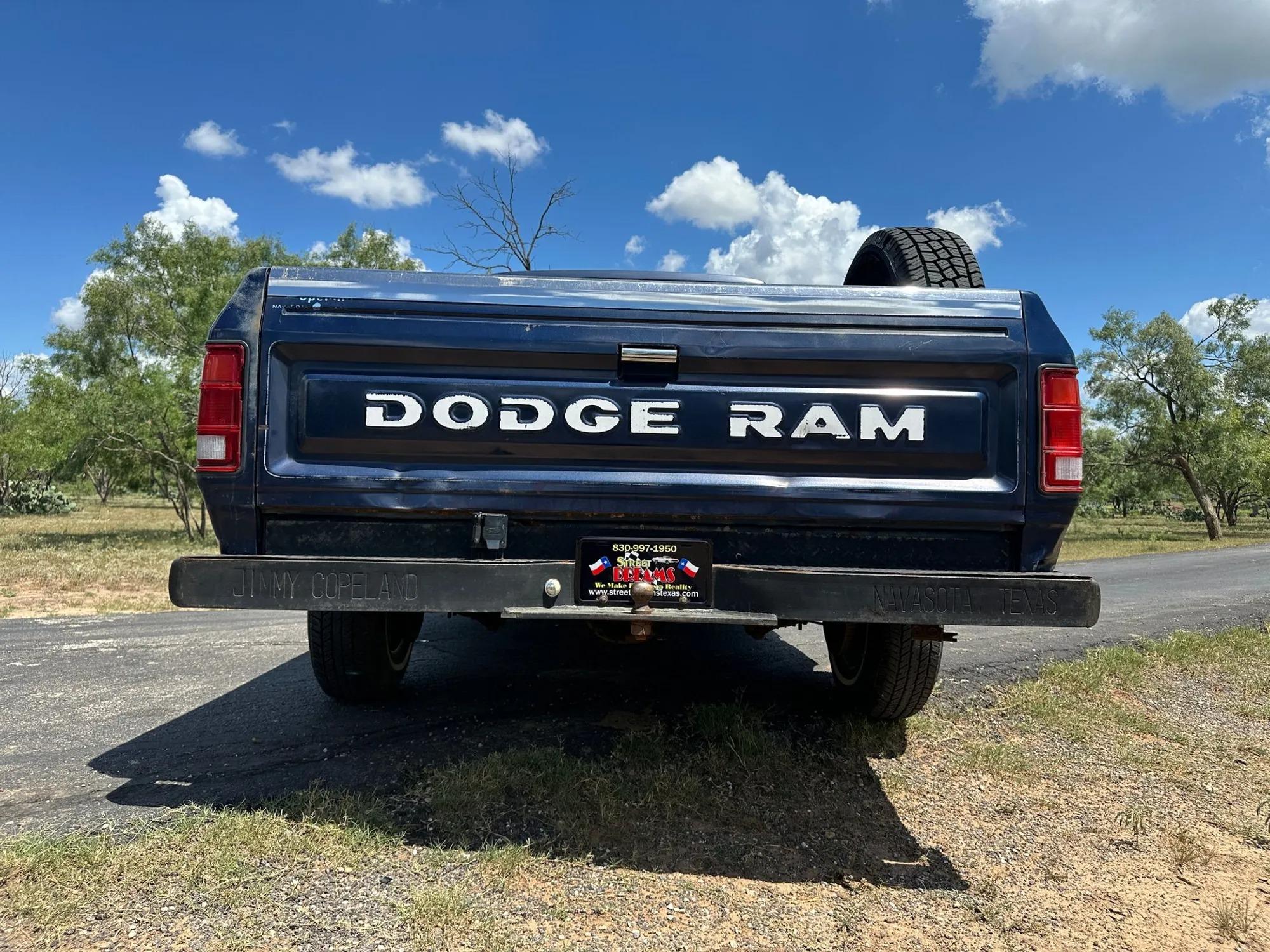 1982 Dodge D-150 SWB Fleetside