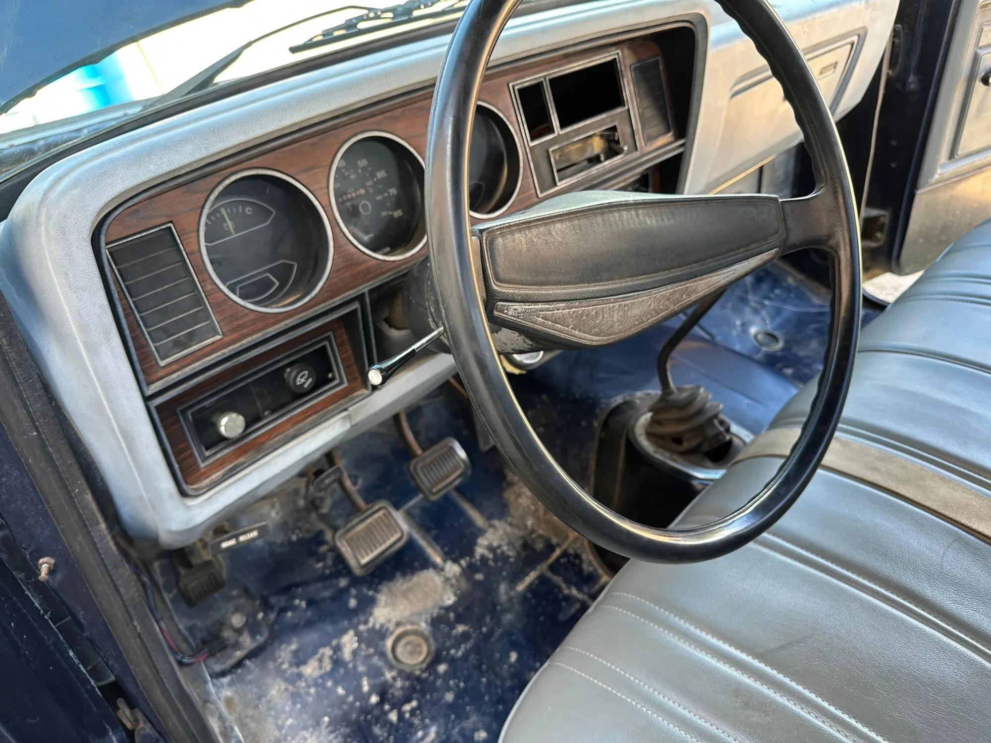 1982 Dodge D-150 SWB Fleetside