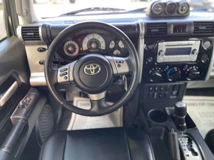 2012 Toyota FJ Cruiser