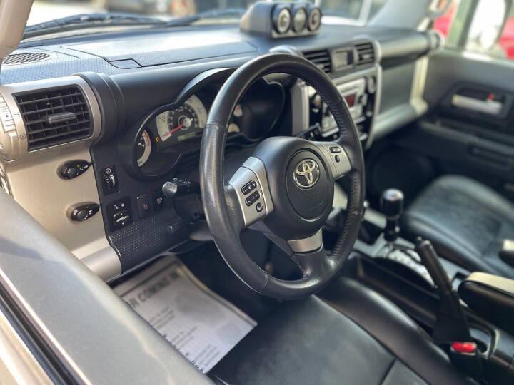 2012 Toyota FJ Cruiser