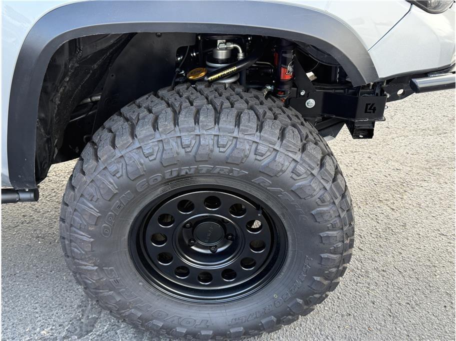 2017 Toyota Tacoma TRD Off-Road - 4
