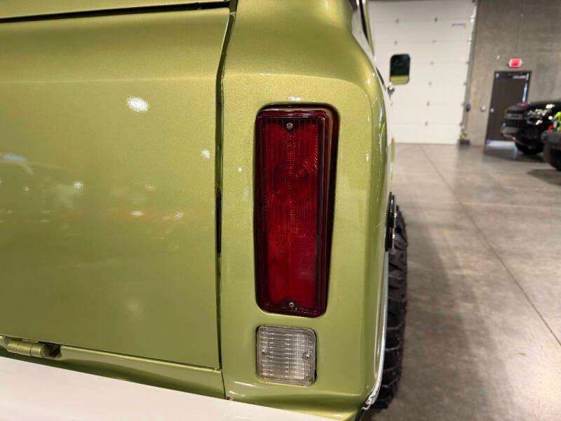 Supercharged 1972 Chevrolet Suburban