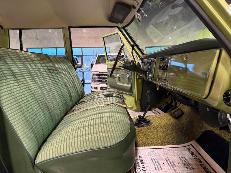 Supercharged 1972 Chevrolet Suburban