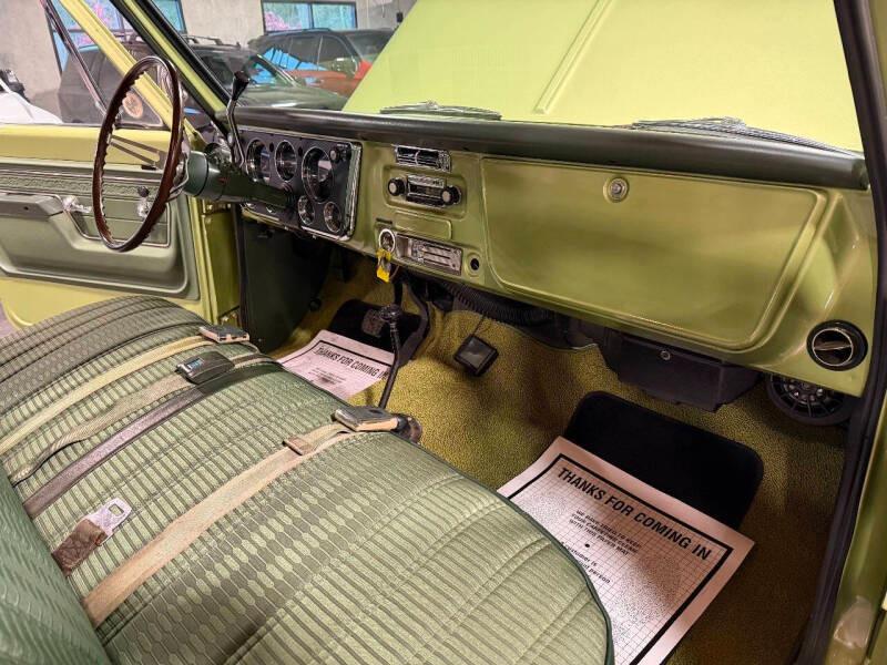 Supercharged 1972 Chevrolet Suburban