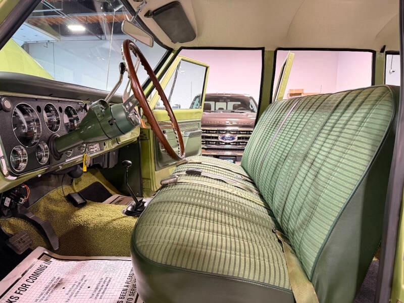 Supercharged 1972 Chevrolet Suburban