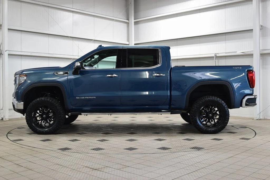 2024 GMC Sierra 1500 SLT - 3