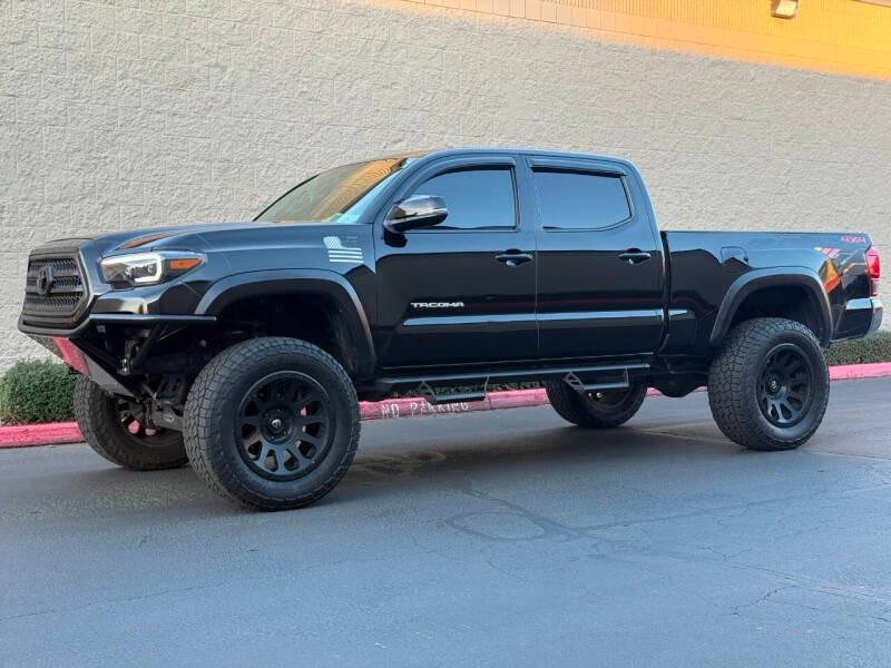 2017 Toyota Tacoma TRD Off-Road - 4