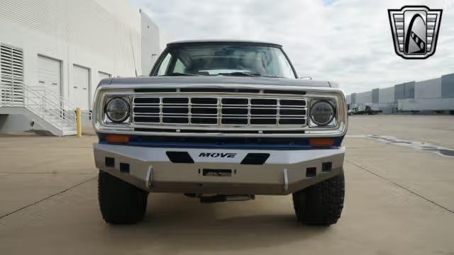 1975 Dodge Ramcharger SE 440 Restomod