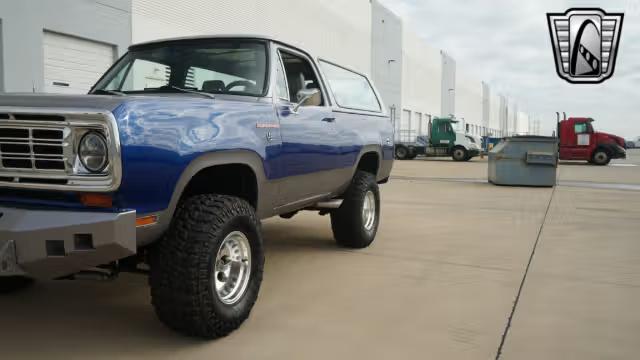 1975 Dodge Ramcharger SE 440 Restomod