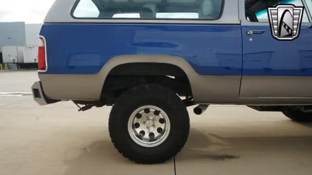 1975 Dodge Ramcharger SE 440 Restomod