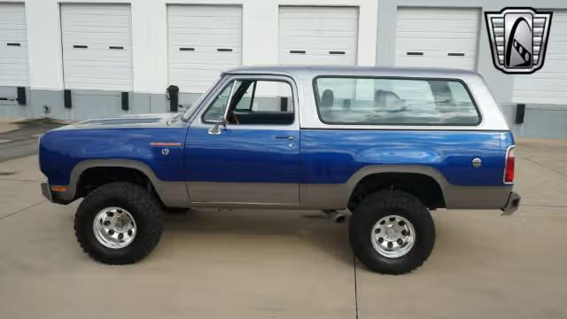 1975 Dodge Ramcharger SE 440 Restomod - 4