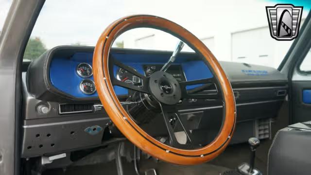 1975 Dodge Ramcharger SE 440 Restomod