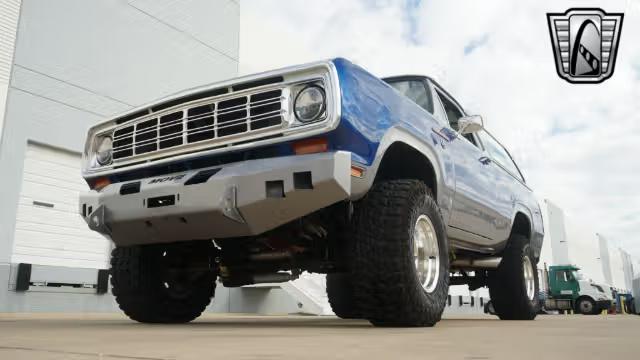 1975 Dodge Ramcharger SE 440 Restomod - 3
