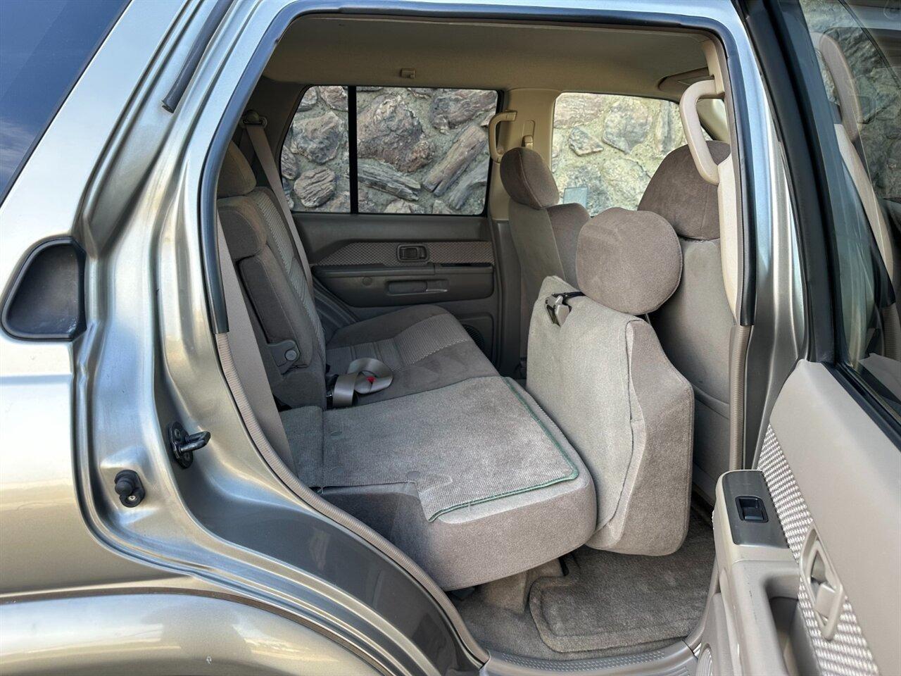 2004 Nissan Pathfinder SE