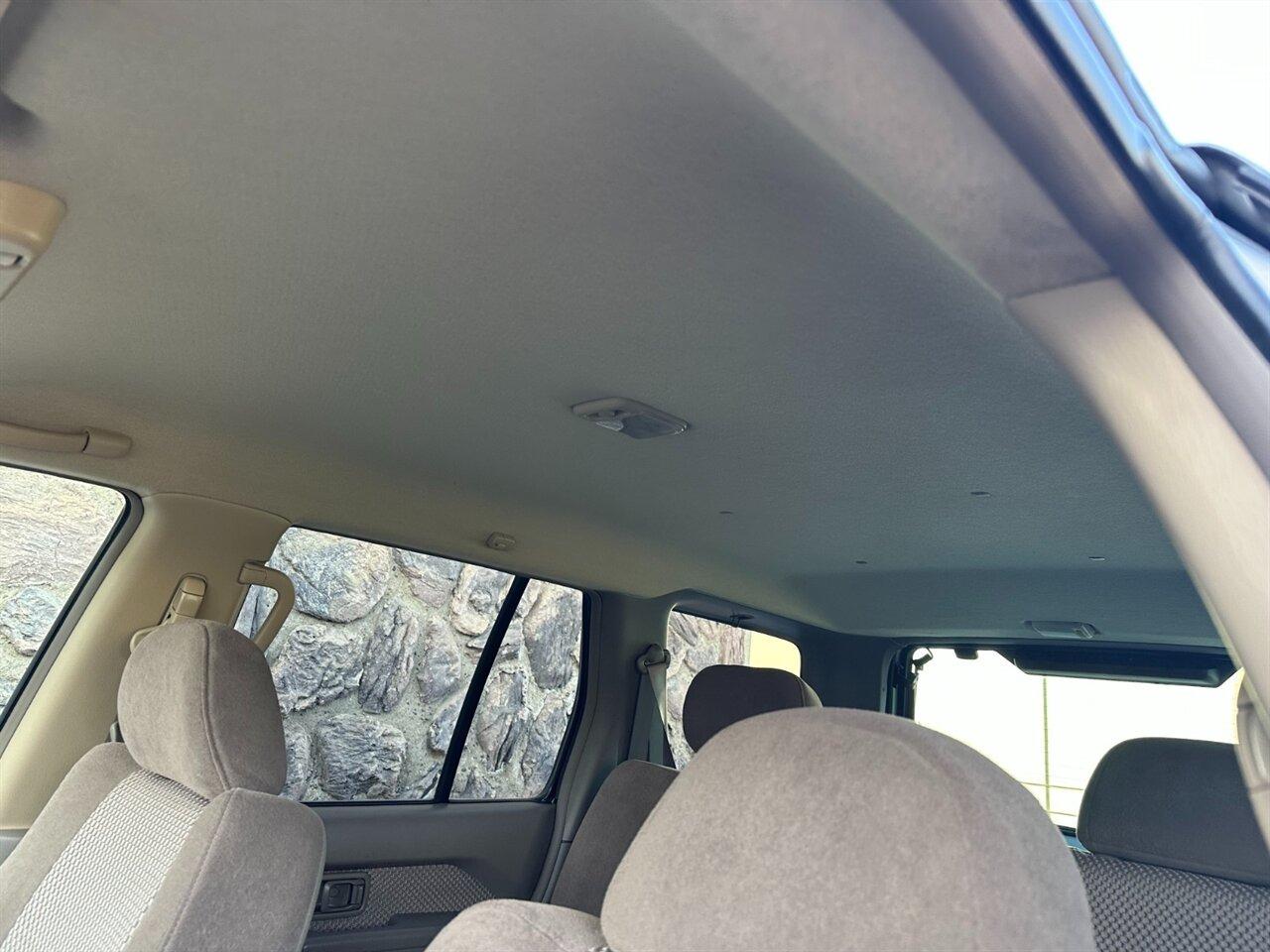 2004 Nissan Pathfinder SE