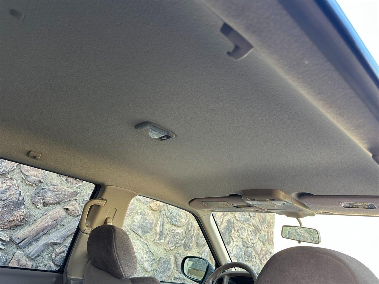 2004 Nissan Pathfinder SE