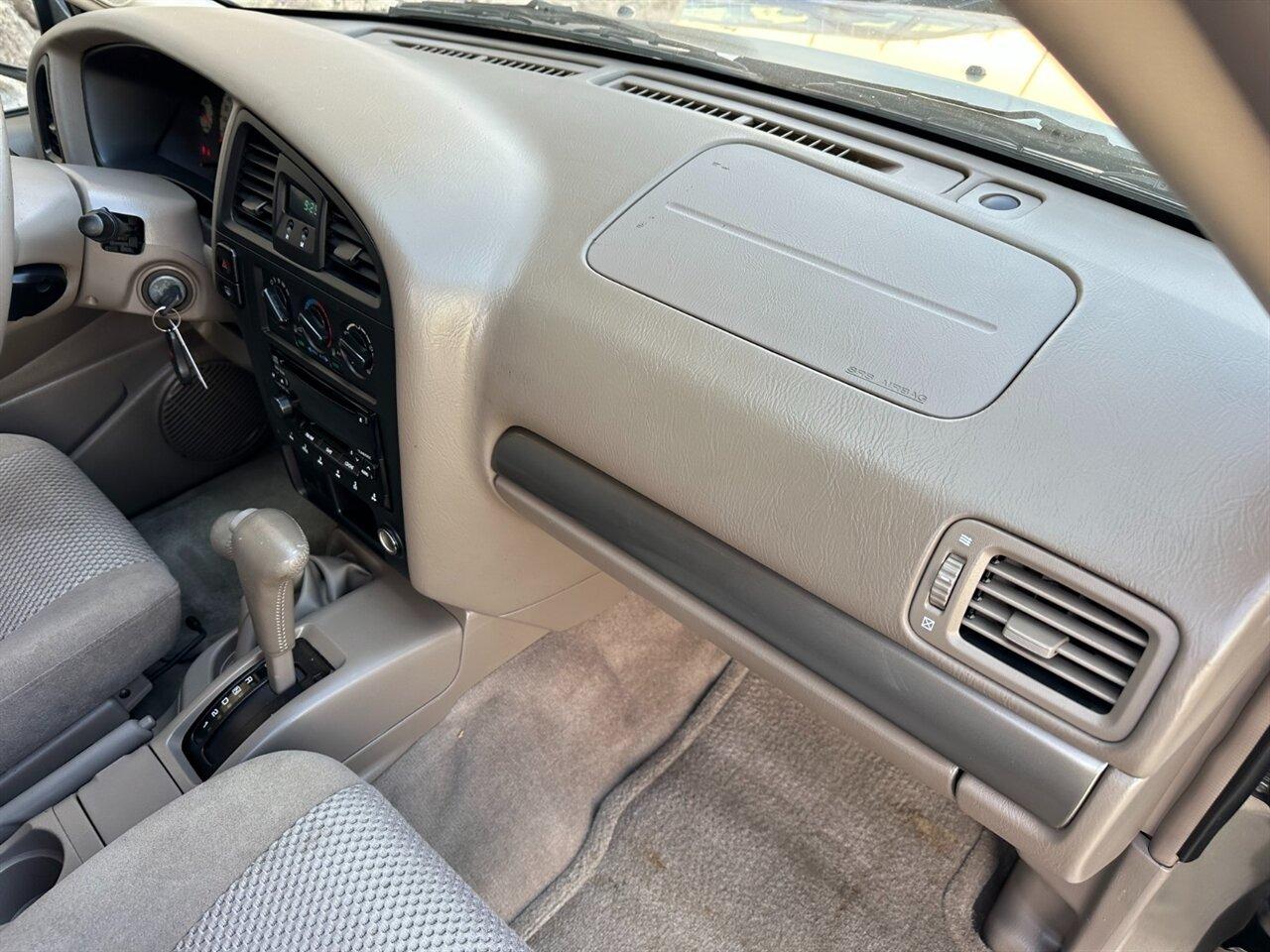 2004 Nissan Pathfinder SE