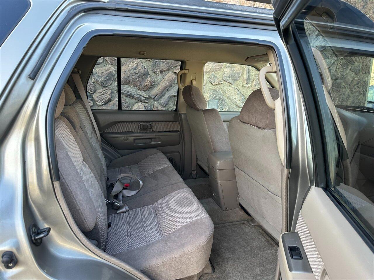 2004 Nissan Pathfinder SE