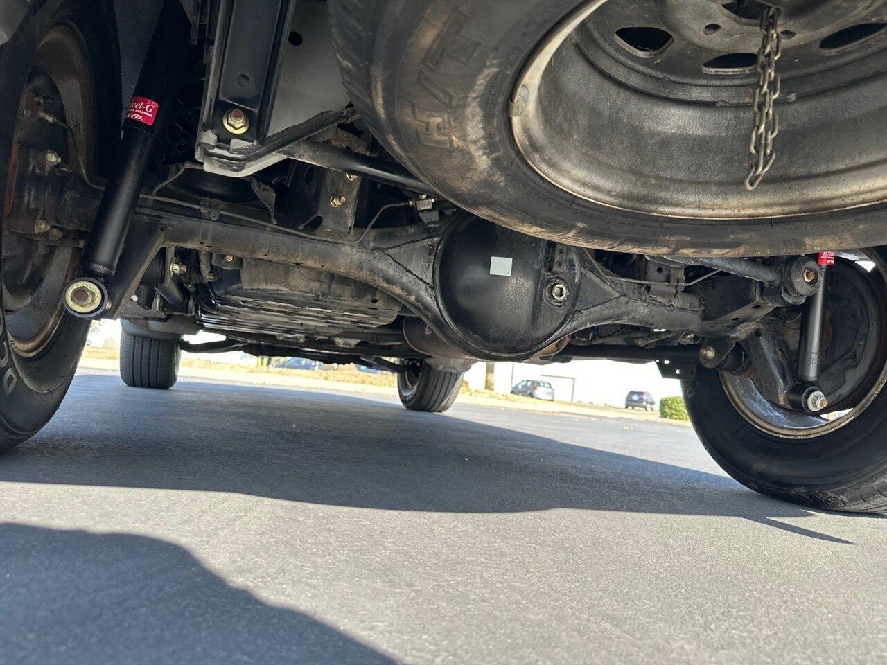 2004 Nissan Pathfinder SE