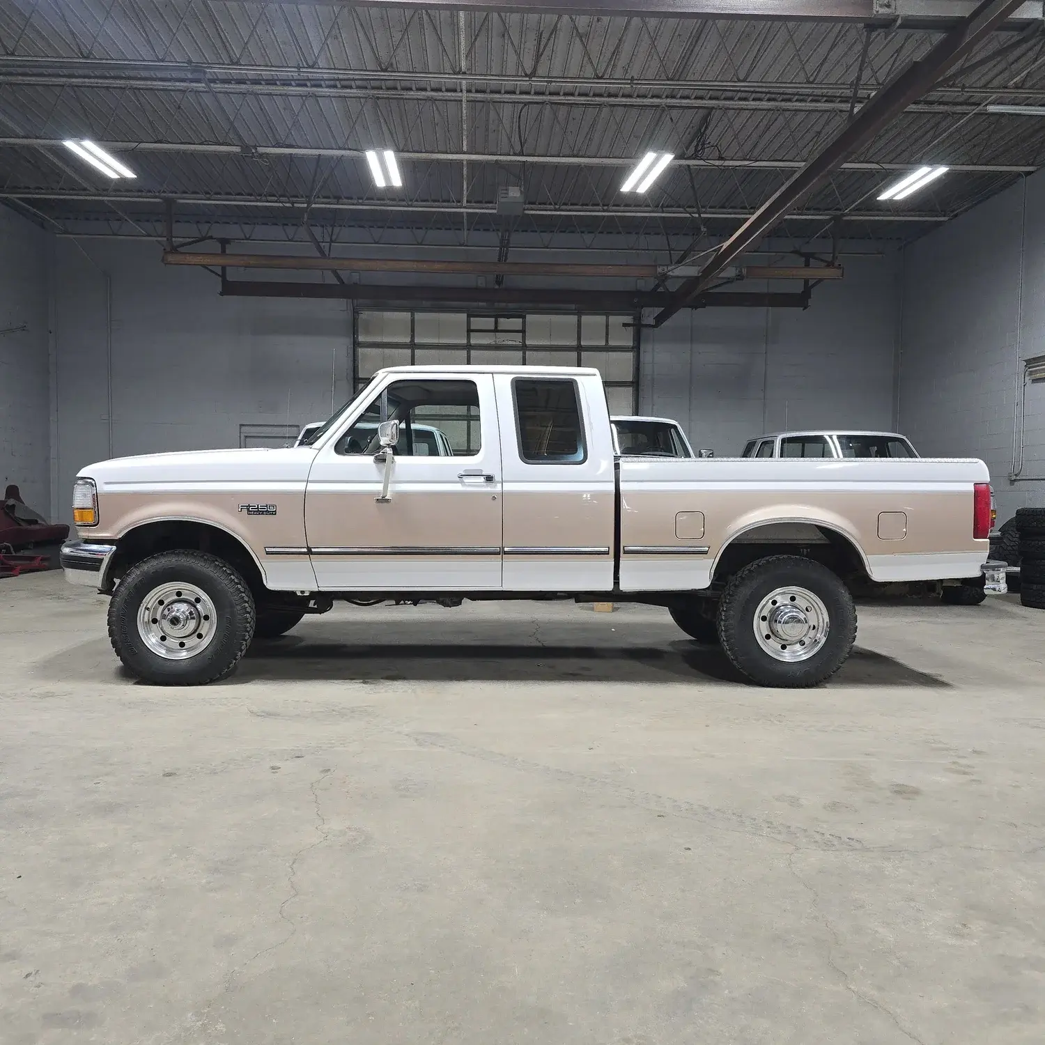 1997 Ford F-250 XLT - 2