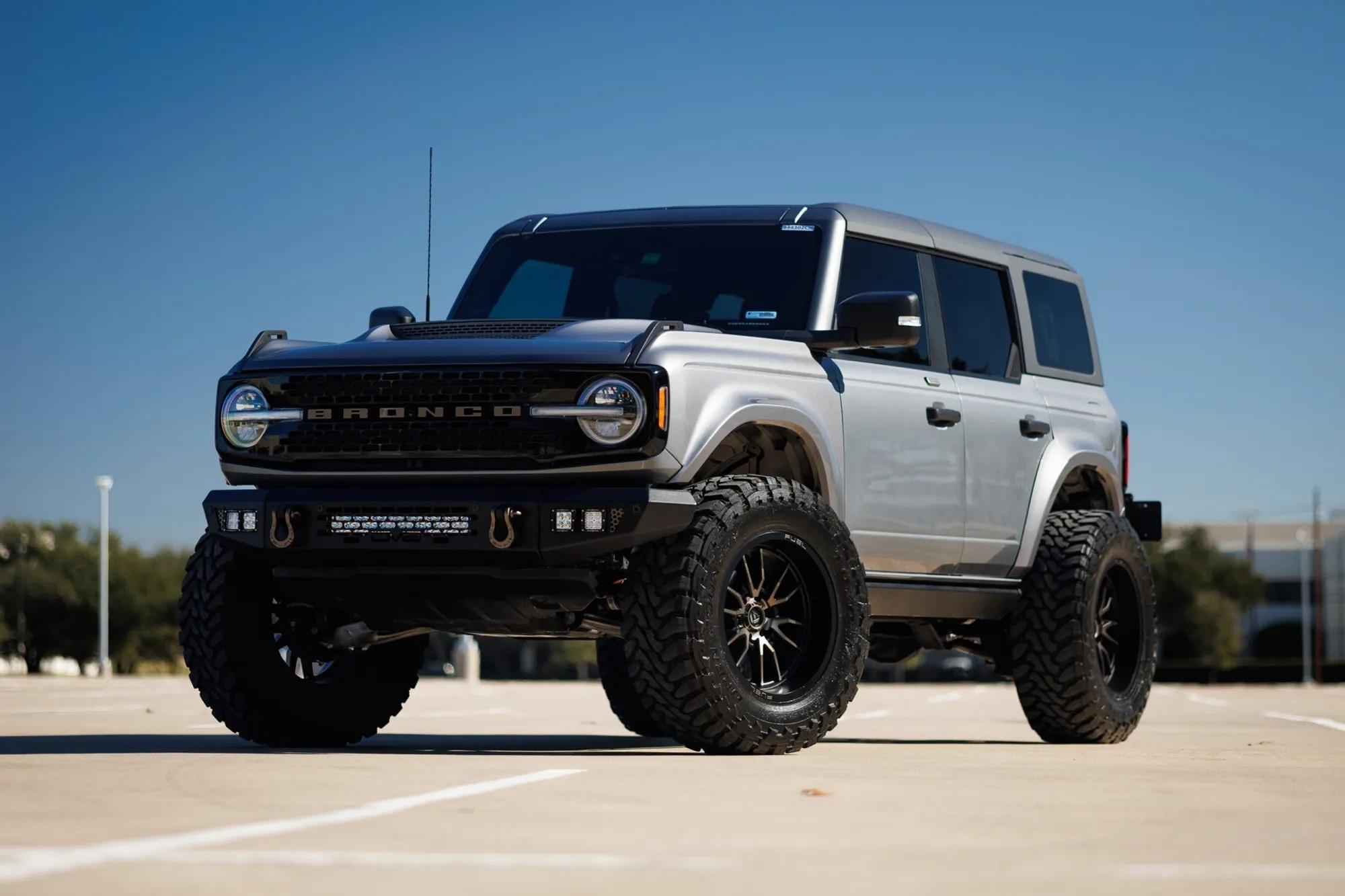 2022 Ford Bronco Wildtrak - 2