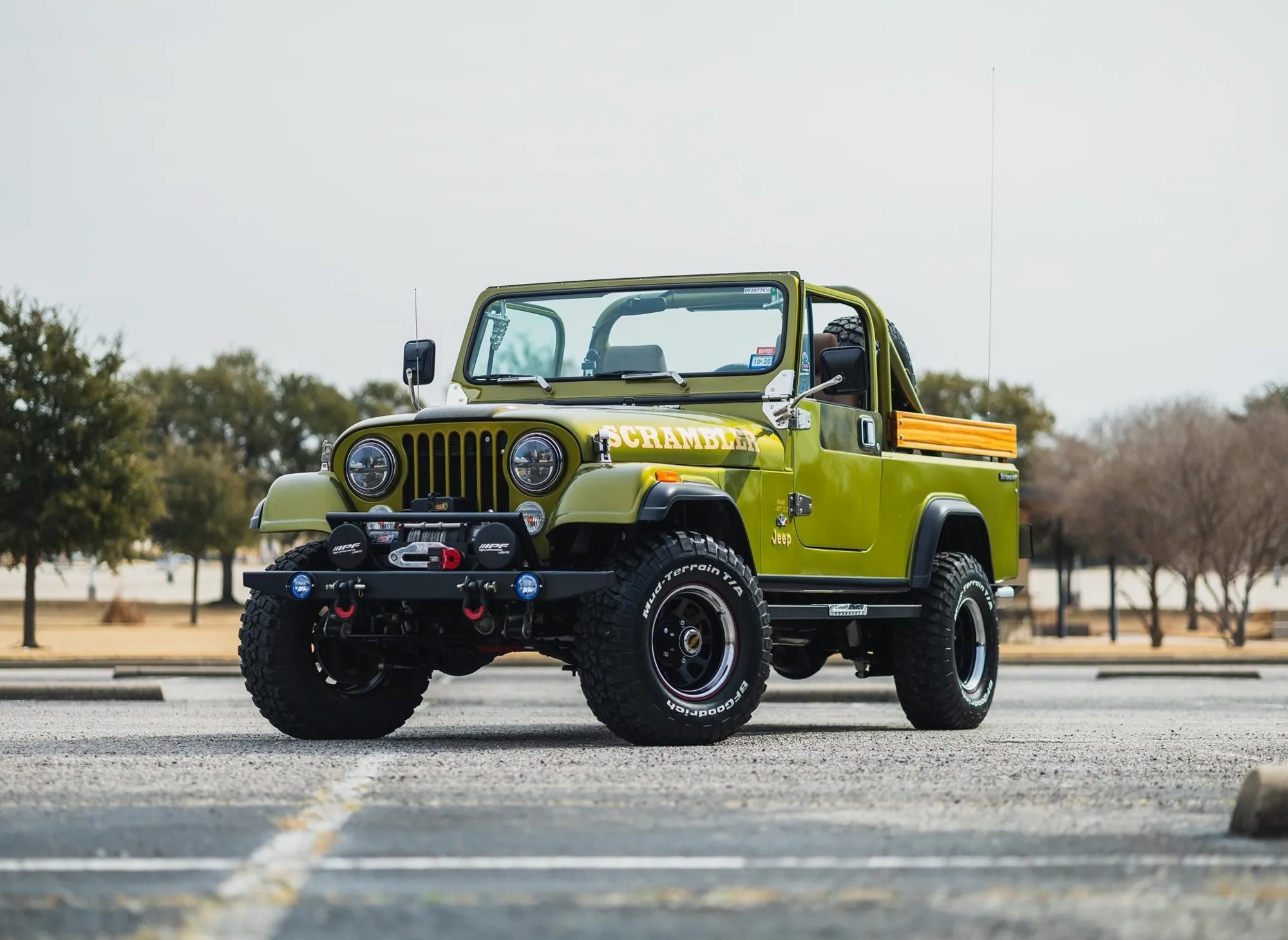  Jeep CJ-8 Scrambler