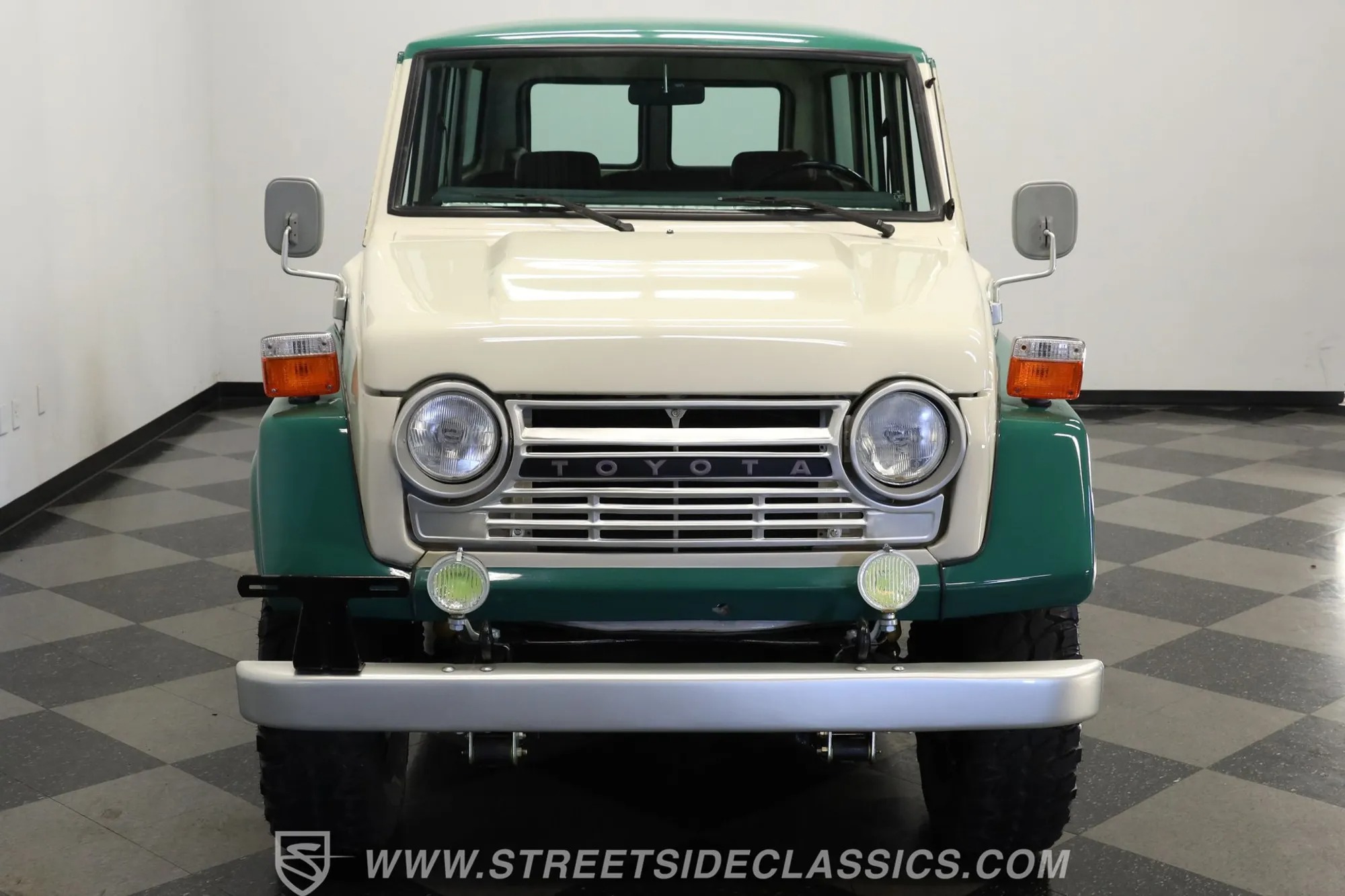 1977 Toyota Land Cruiser FJ55