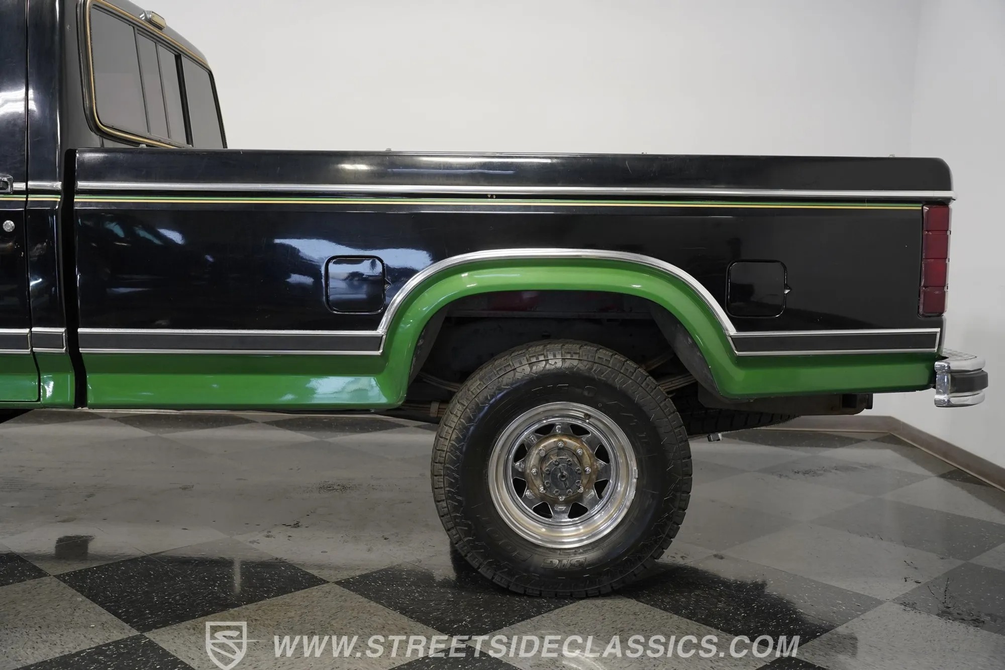 1983 Ford F-250 XLT 4×4