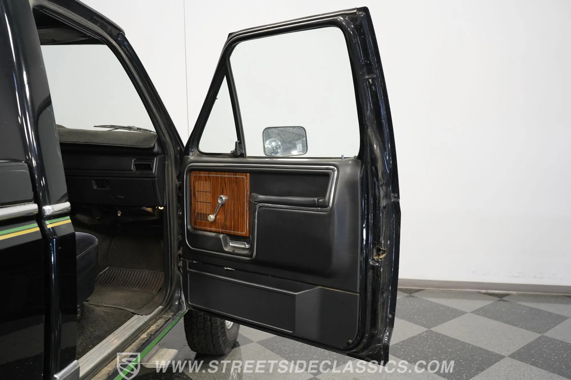 1983 Ford F-250 XLT 4×4