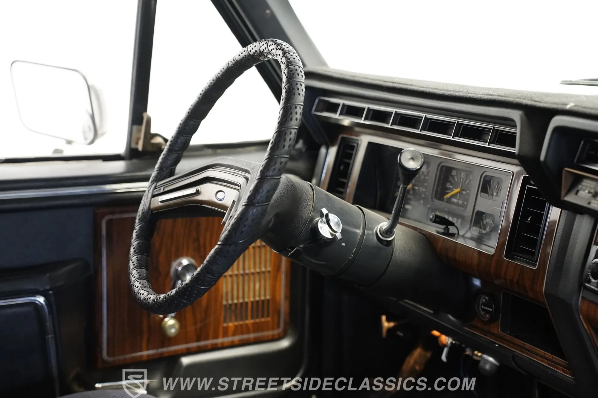 1983 Ford F-250 XLT 4×4