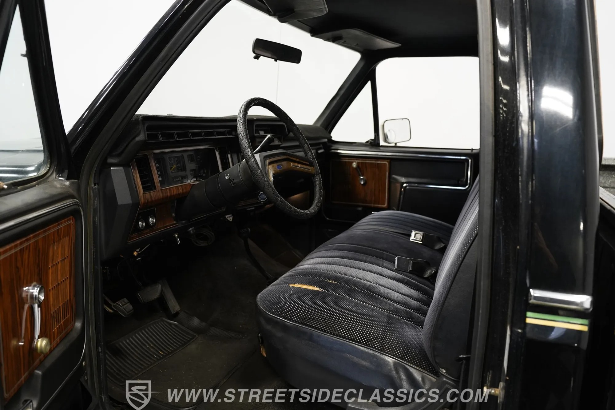 1983 Ford F-250 XLT 4×4