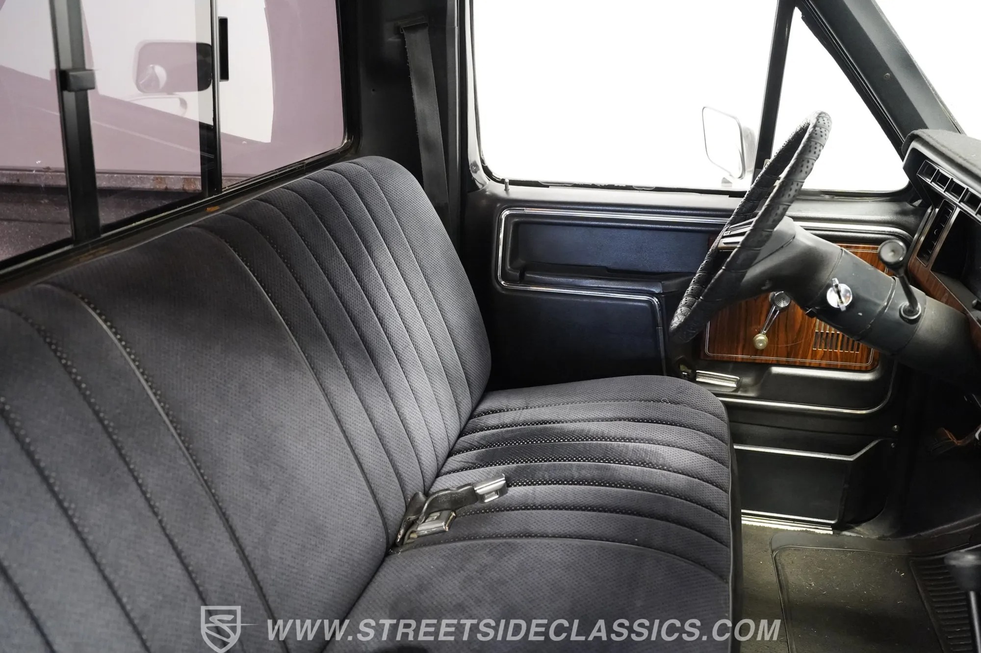 1983 Ford F-250 XLT 4×4