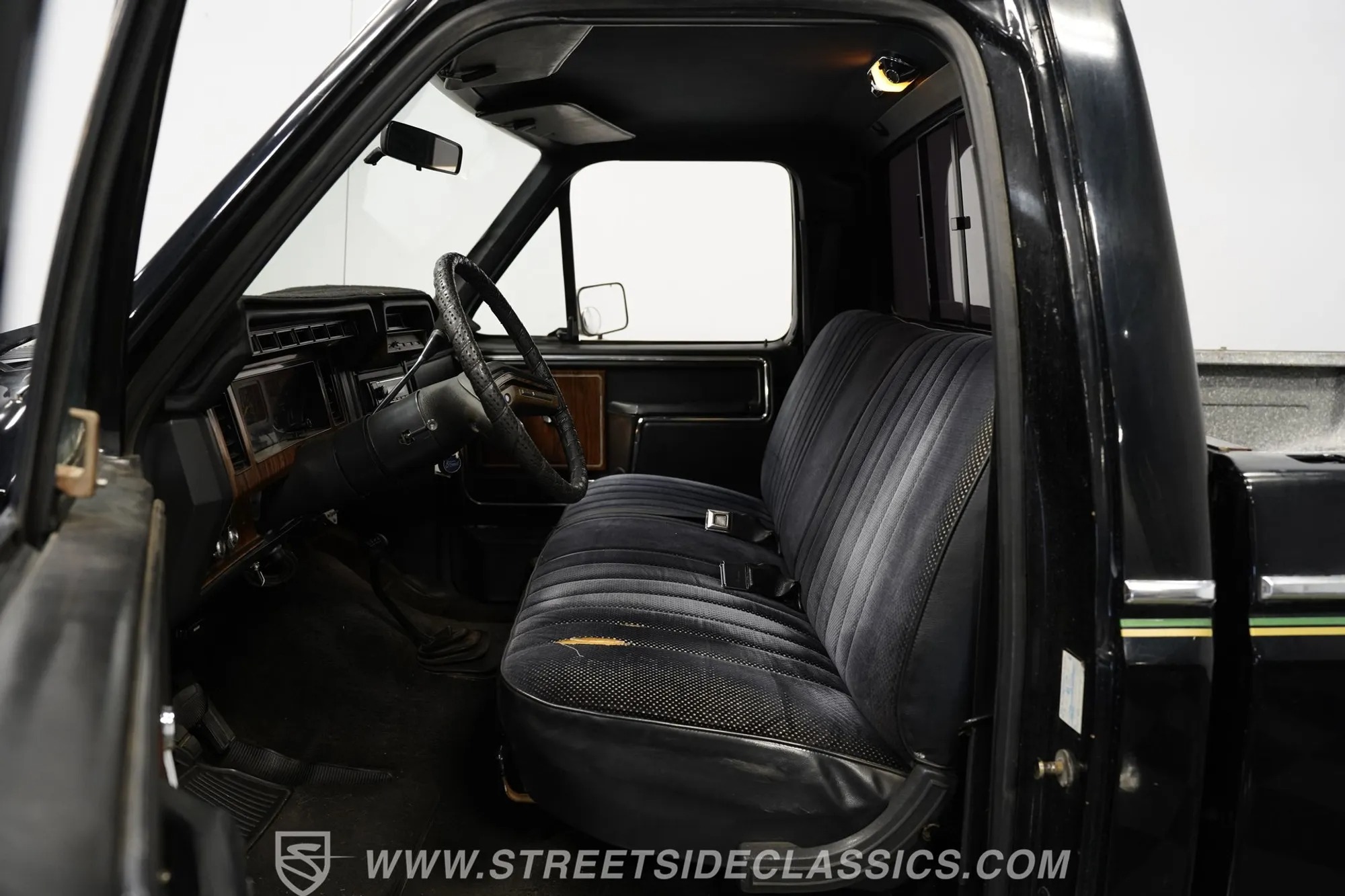 1983 Ford F-250 XLT 4×4