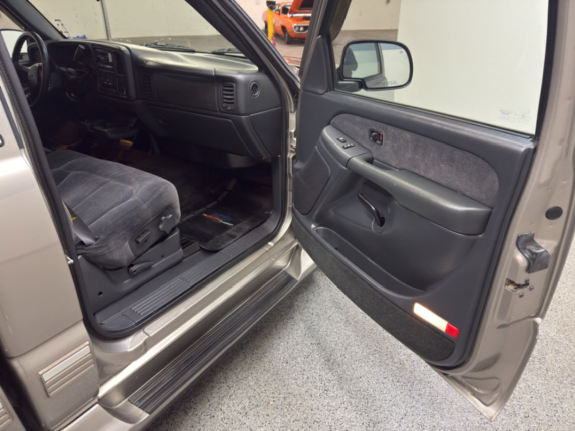 2000 Chevrolet Silverado 1500 LS