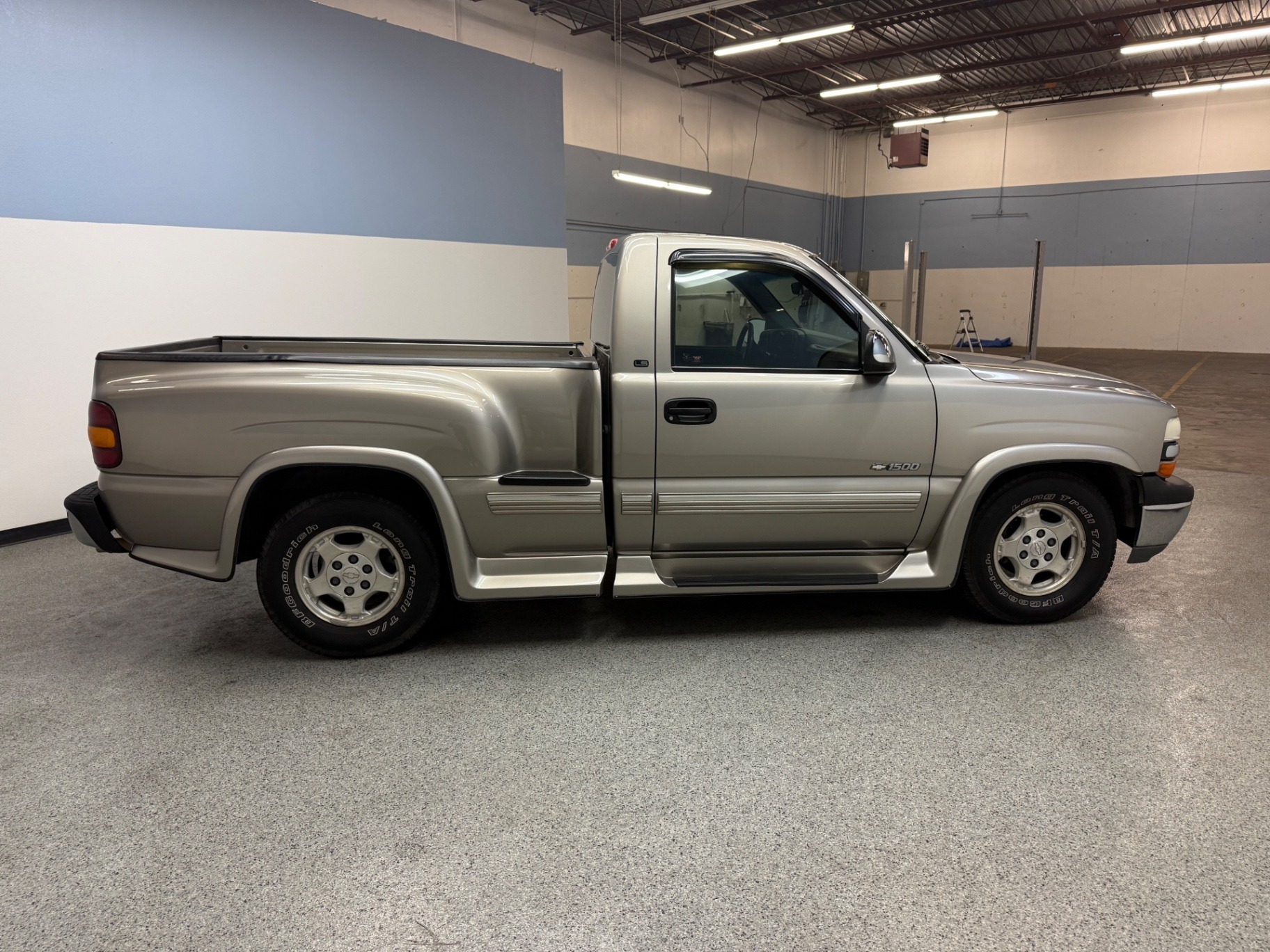 2000 Chevrolet Silverado 1500 LS