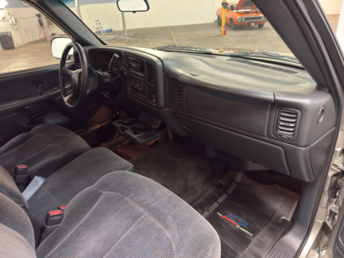 2000 Chevrolet Silverado 1500 LS