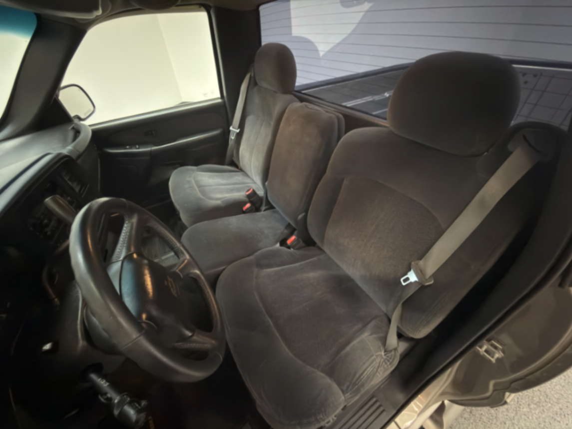 2000 Chevrolet Silverado 1500 LS