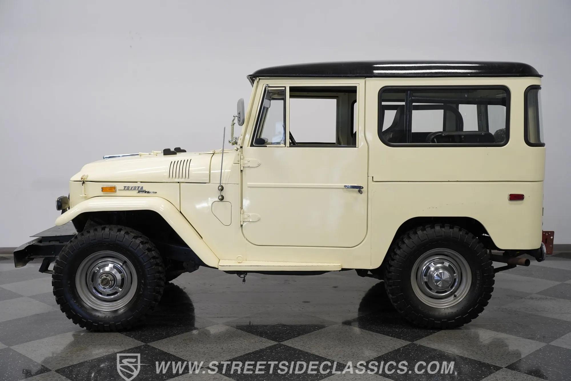 1970 Toyota Land Cruiser FJ40 - 2