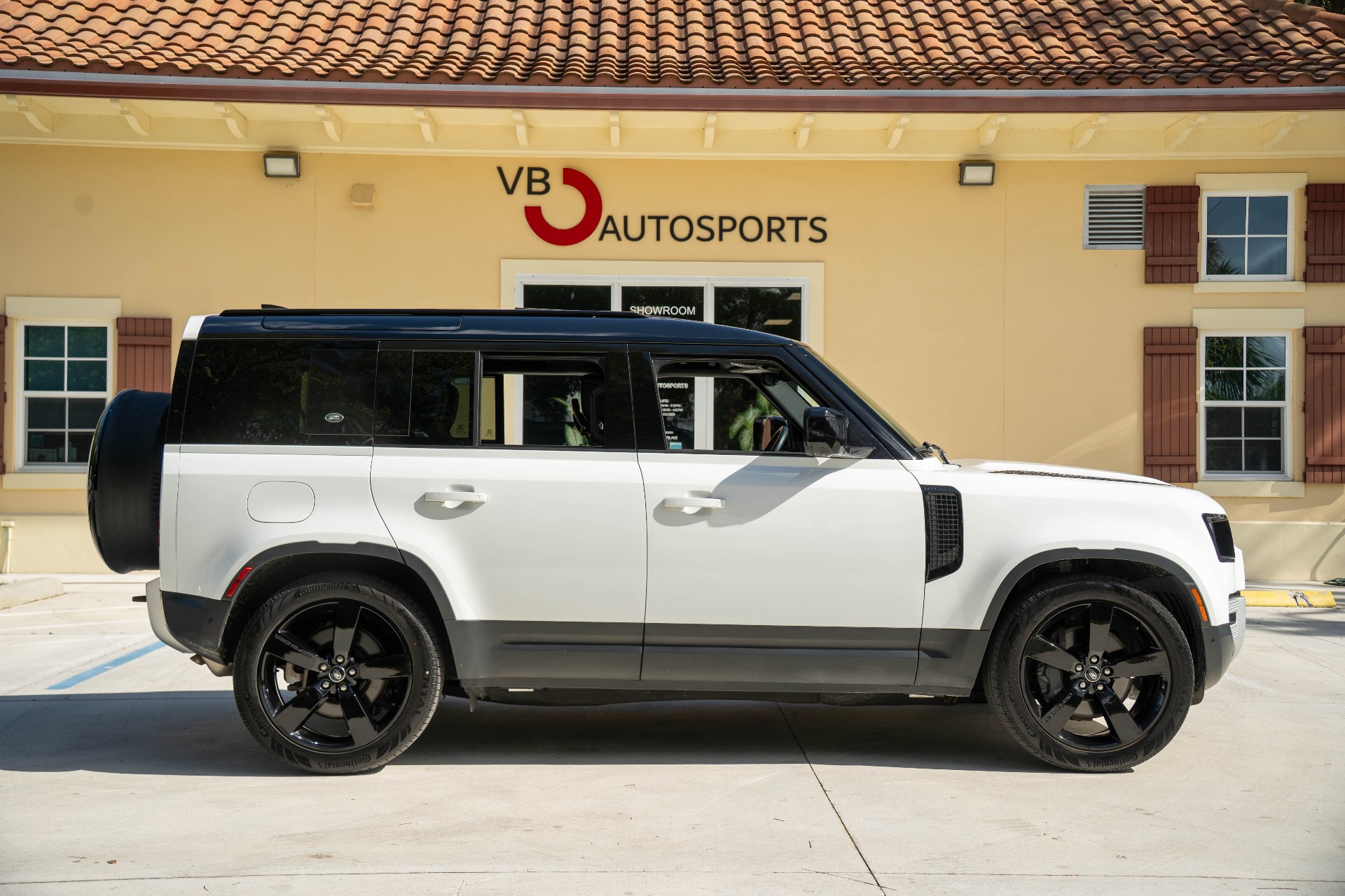 2023 Land Rover Defender 110 S - 5