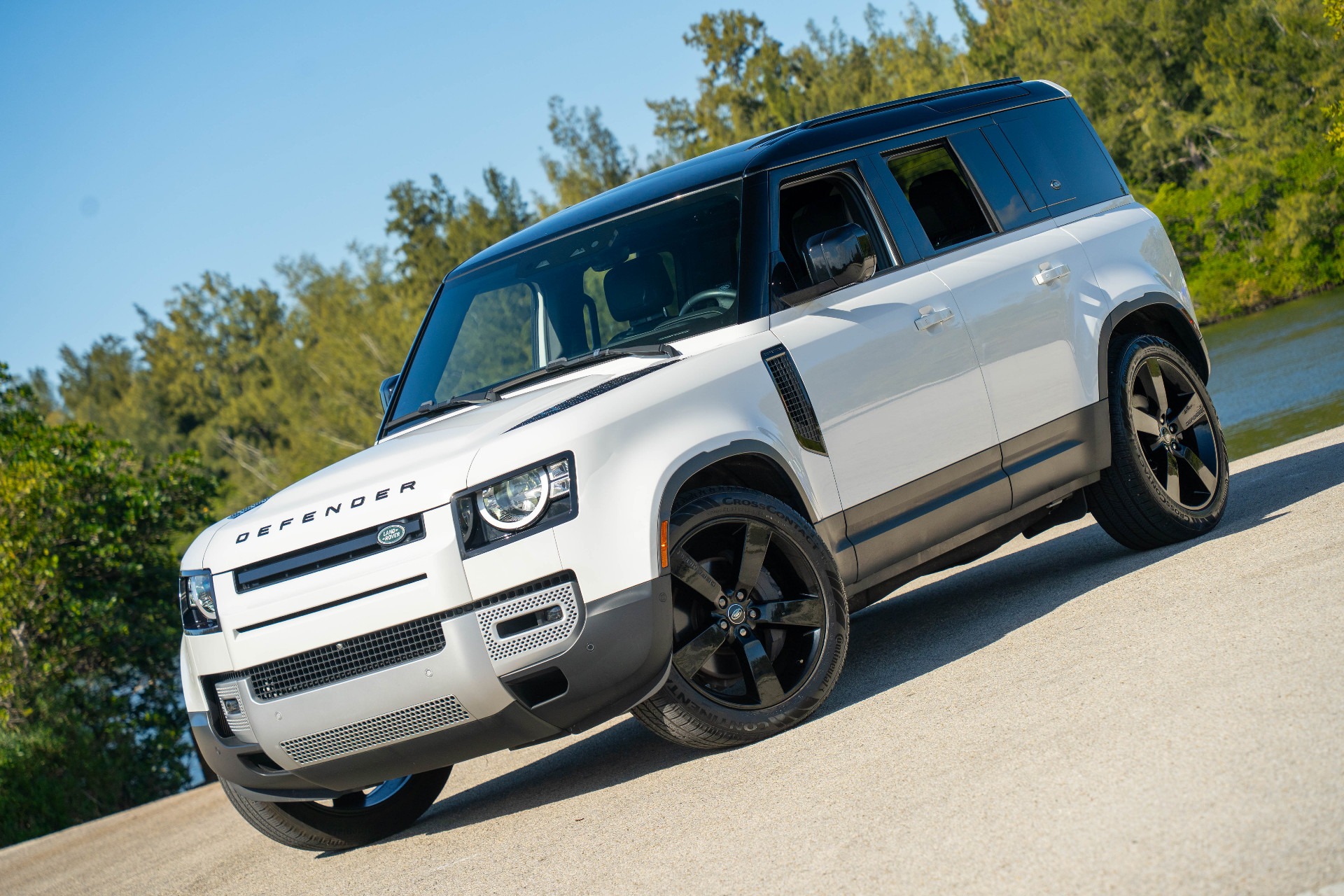 2023 Land Rover Defender 110 S