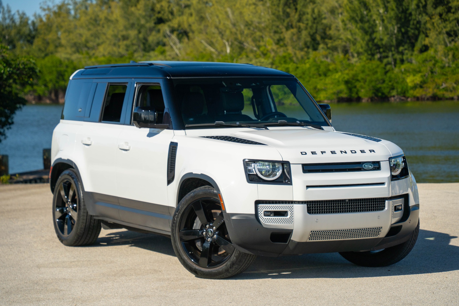 2023 Land Rover Defender 110 S